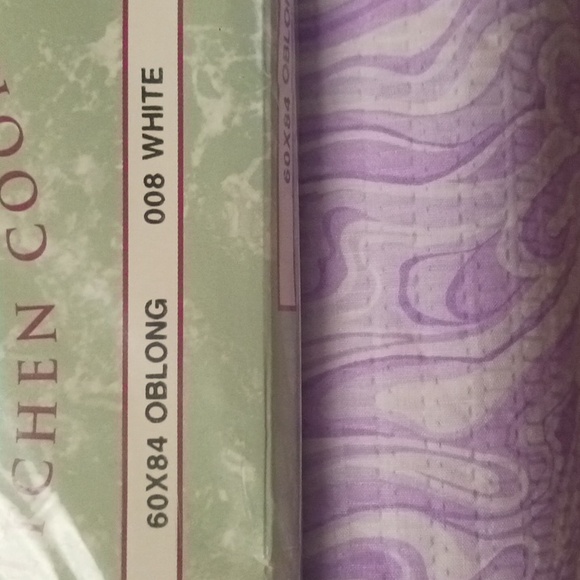 White Tablecloth - Picture 2 of 4